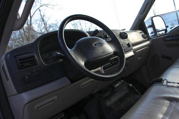 New-2006-Ford-Super-Duty-F-250-XL-Plow-Truck