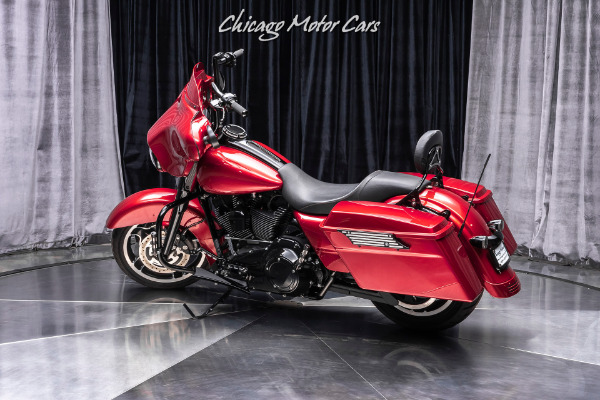 Used 2013 Harley-Davidson Street Glide Motorcycle for sale Sold at Chicago Motor Cars in West Chicago IL 60185 4