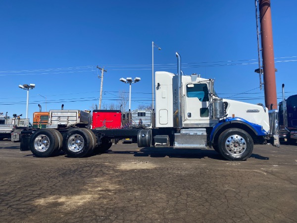 Used 2012 Kenworth T800 Truck Tractor for sale Sold at Chicago Motor Cars in West Chicago IL 60185 3