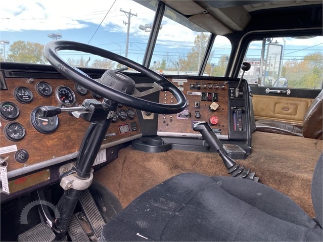 Used-1999-Peterbilt-362