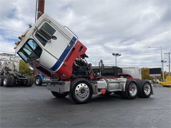 Used-1999-Peterbilt-362