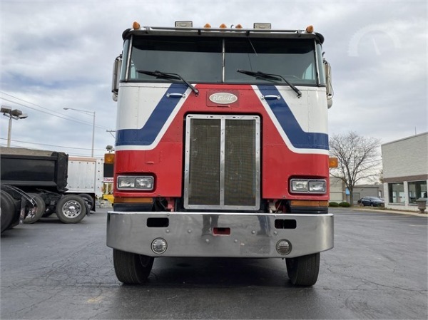 Used-1999-Peterbilt-362