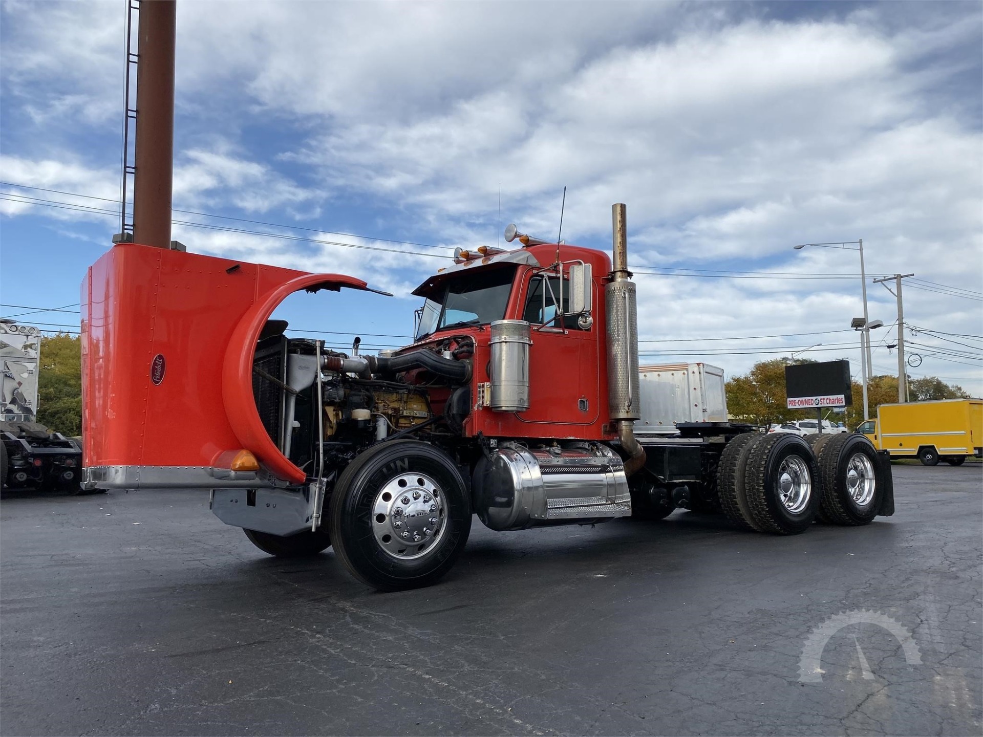 Used-2004-Peterbilt-379-Day-Cab