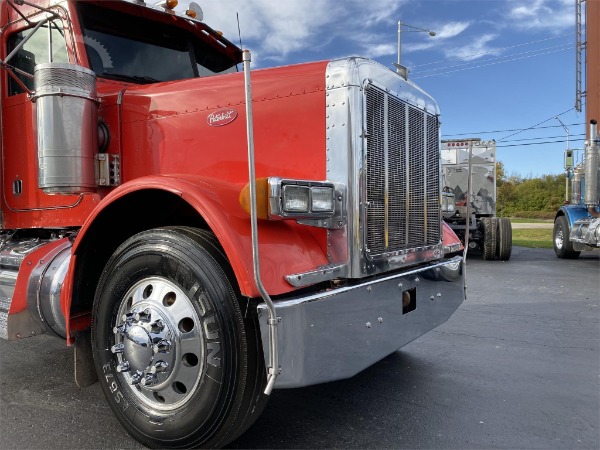 Used-2004-Peterbilt-379-Day-Cab