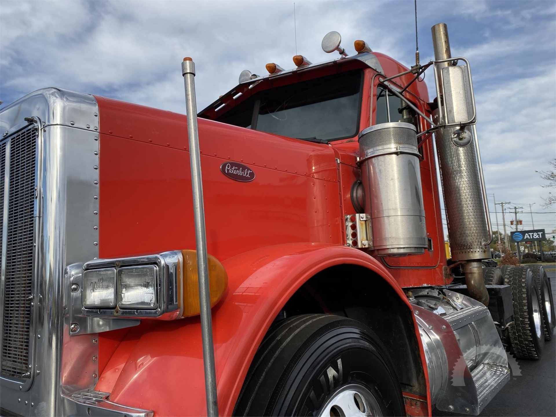 Used-2004-Peterbilt-379-Day-Cab