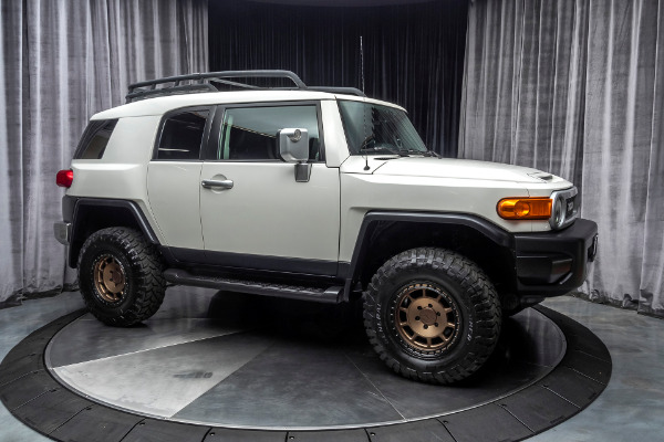 Used 2011 Toyota FJ Cruiser 4WD SUV UPGRADE PACKAGE! CONVENIENCE PACKAGE! for sale Sold at Chicago Motor Cars in West Chicago IL 60185 6