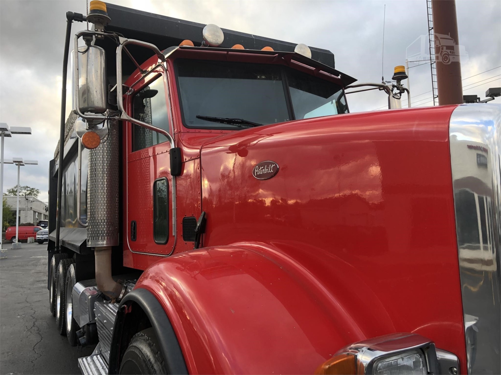 Used-2015-Peterbilt-367-Dump-Truck