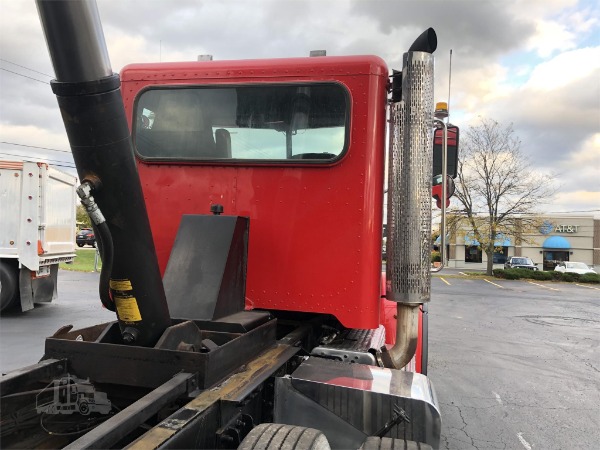 Used-2015-Peterbilt-367-Dump-Truck