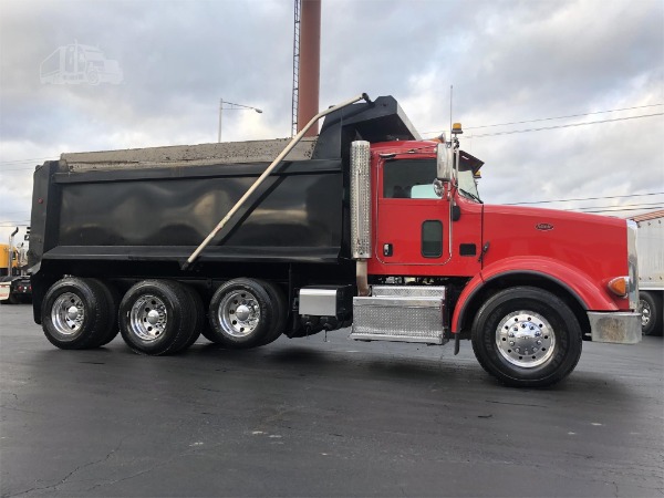 Used-2015-Peterbilt-367-Dump-Truck