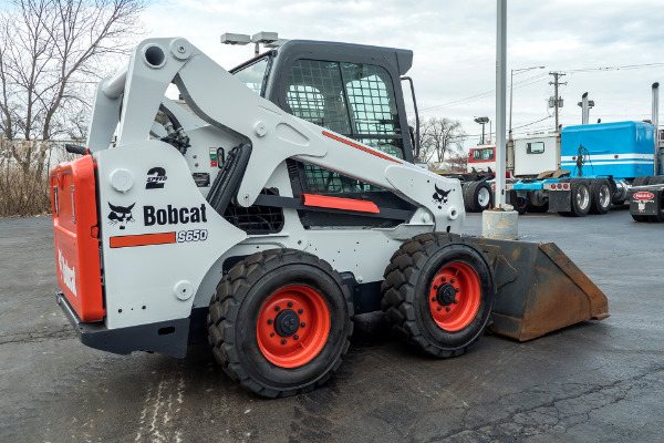 Used-2011-BOBCAT-S650-Skid-Steer-ONLY-980-HOURS-SERVICED