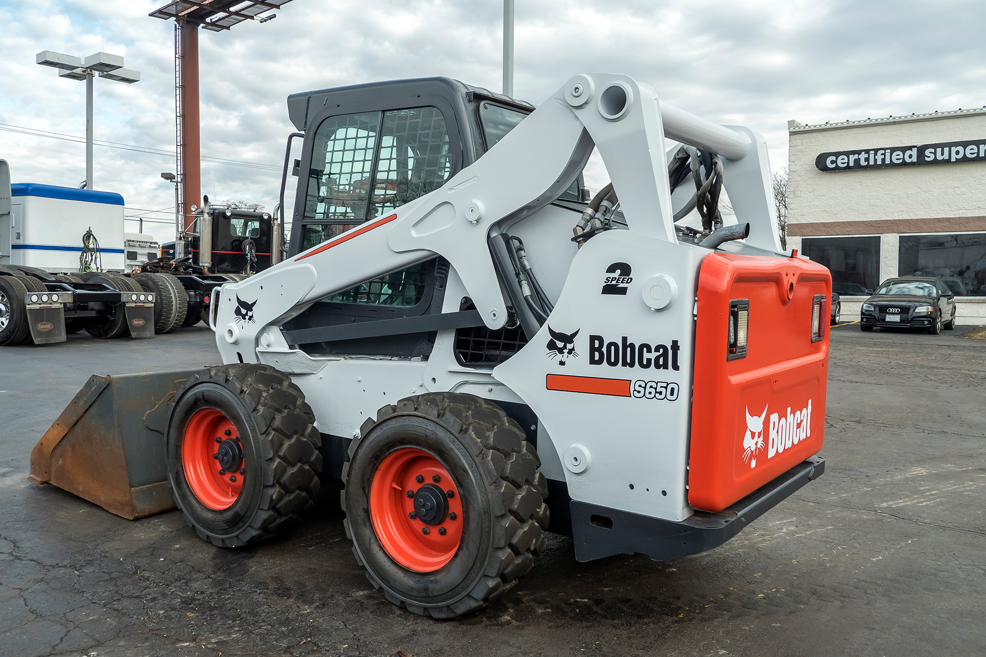 Used-2011-BOBCAT-S650-Skid-Steer-ONLY-980-HOURS-SERVICED