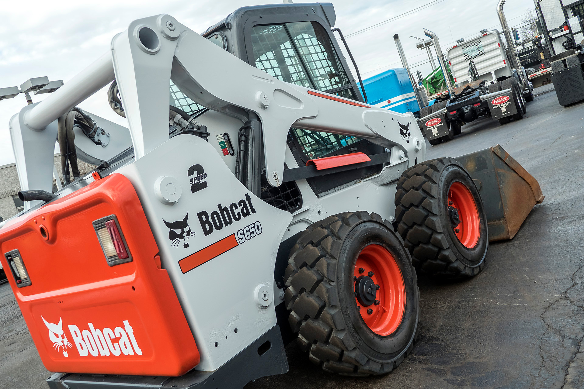 Used-2011-BOBCAT-S650-Skid-Steer-ONLY-980-HOURS-SERVICED