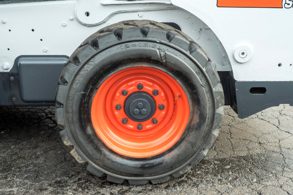 Used-2011-BOBCAT-S650-Skid-Steer