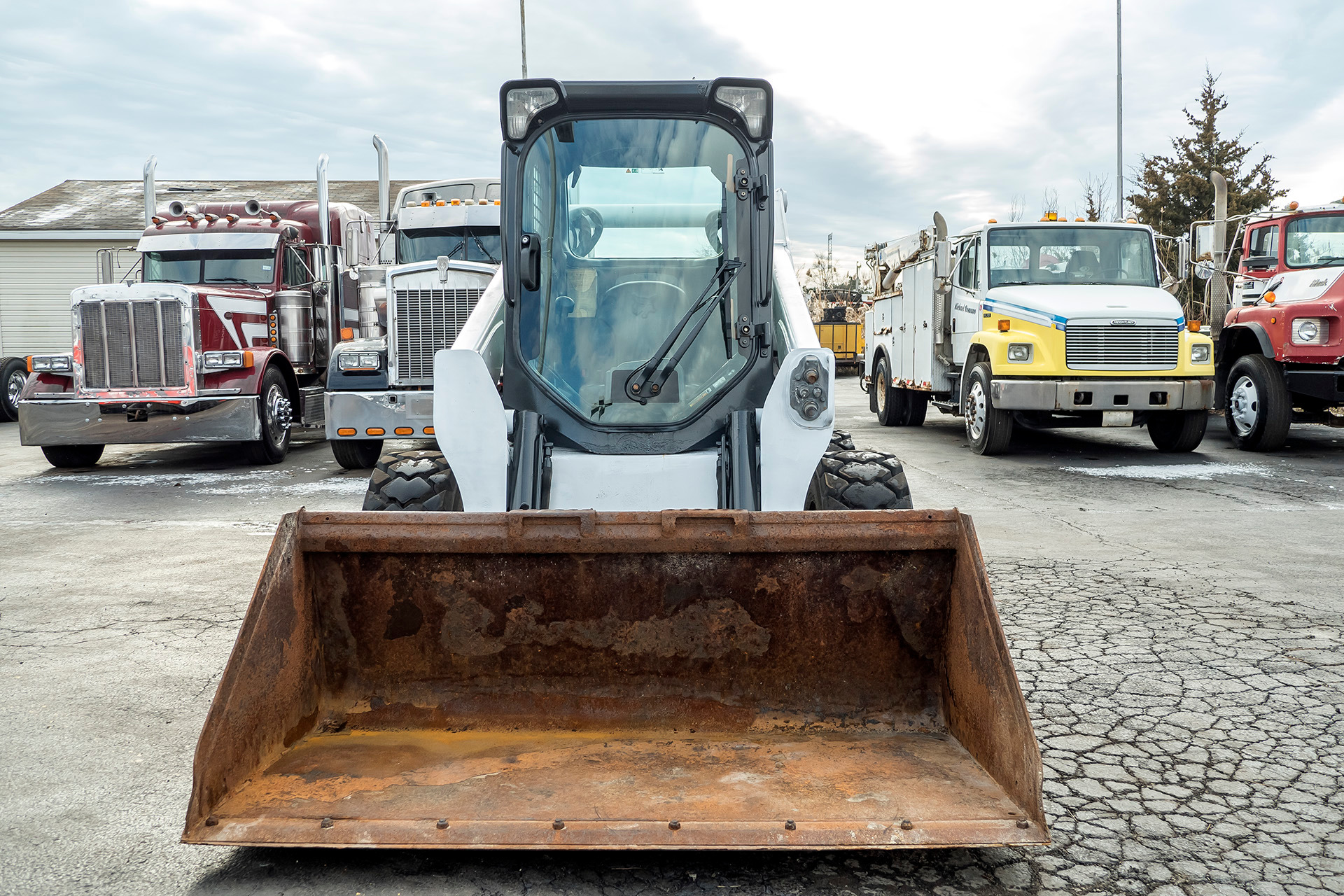 Used-2011-BOBCAT-S650-Skid-Steer