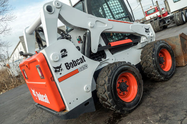 Used-2011-BOBCAT-S650-Skid-Steer