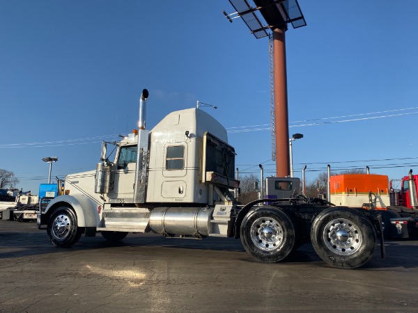 Used-2012-Kenworth-W900-Sleeper