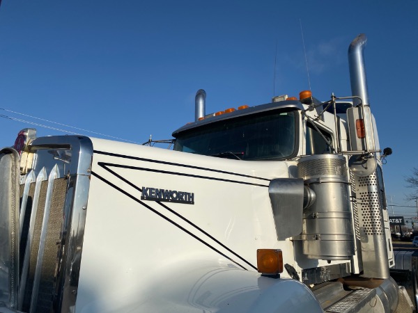 Used 2012 Kenworth W900 Sleeper for sale Sold at Chicago Motor Cars in West Chicago IL 60185 6
