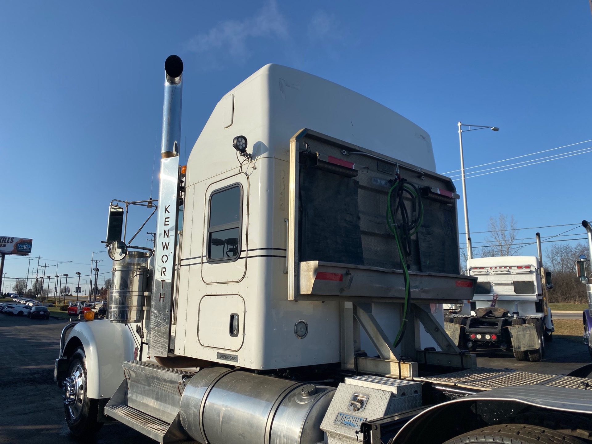 Used-2012-Kenworth-W900-Sleeper