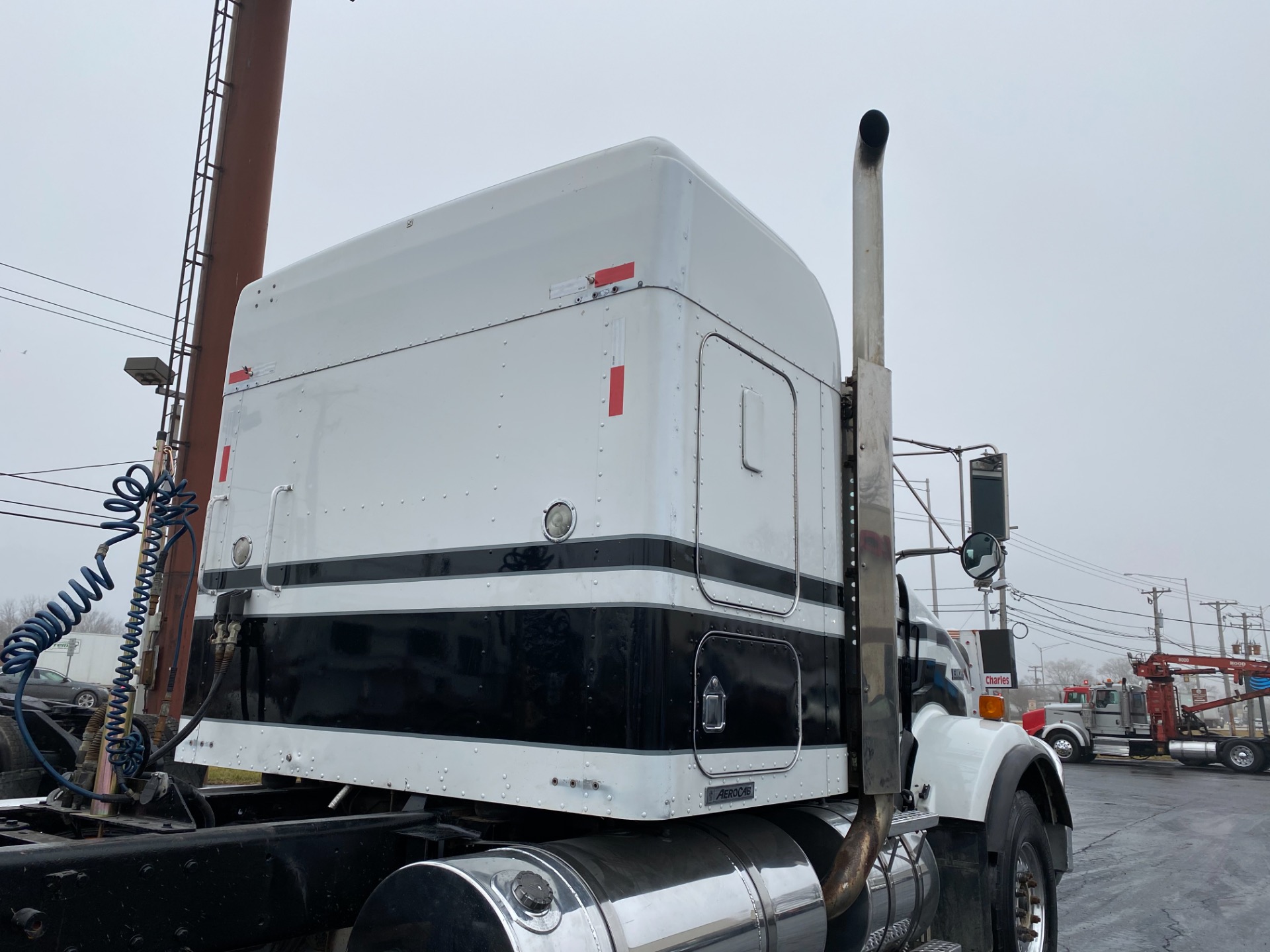 Used-2007-Kenworth-T800-Sleeper