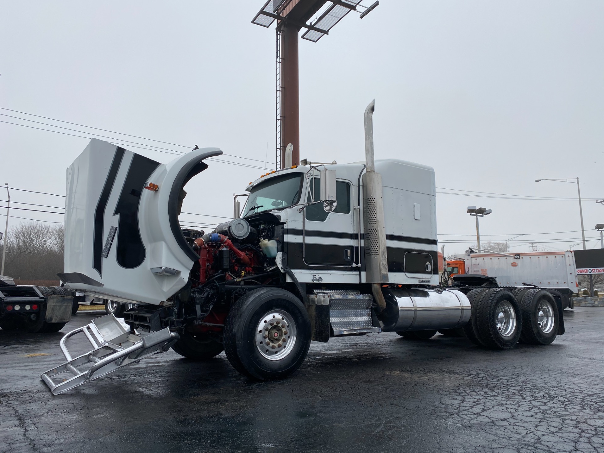 Used-2007-Kenworth-T800-Sleeper