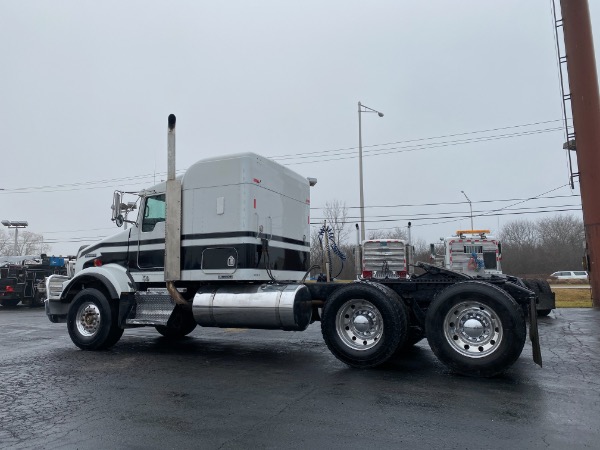 Used 2007 Kenworth T800 Sleeper for sale Sold at Chicago Motor Cars in West Chicago IL 60185 3