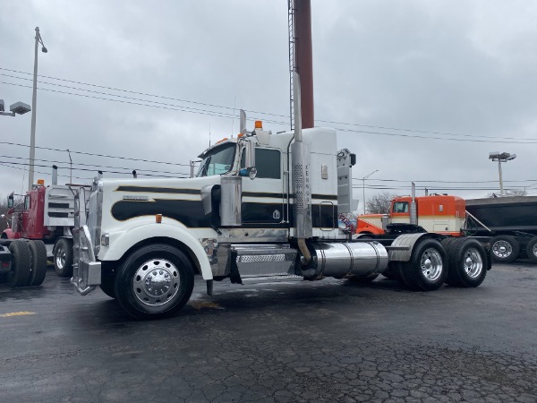 Used 1999 Kenworth W900B Sleeper for sale Sold at Chicago Motor Cars in West Chicago IL 60185 2