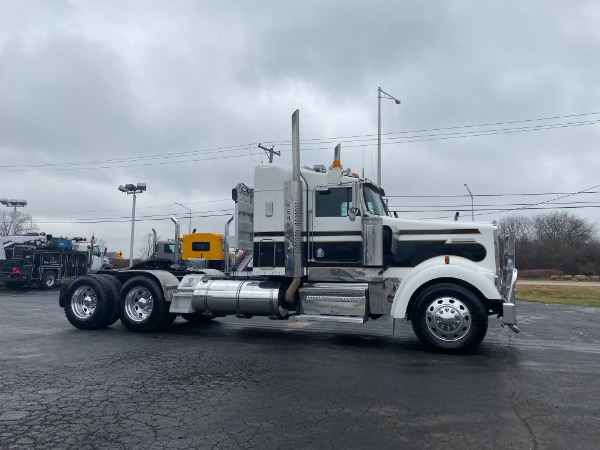 Used 1999 Kenworth W900B Sleeper for sale Sold at Chicago Motor Cars in West Chicago IL 60185 1