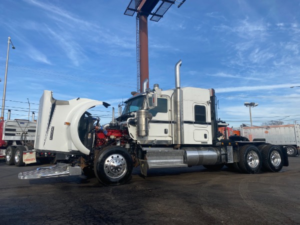 Used-2012-Kenworth-W900-Sleeper-Winch-Tractor