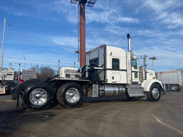 Used 2012 Kenworth W900 Sleeper Winch Tractor for sale Sold at Chicago Motor Cars in West Chicago IL 60185 3