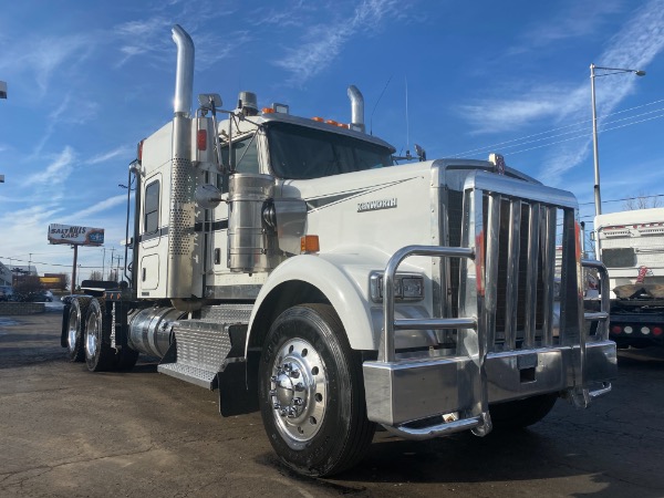 Used 2012 Kenworth W900 Sleeper Winch Tractor for sale Sold at Chicago Motor Cars in West Chicago IL 60185 4