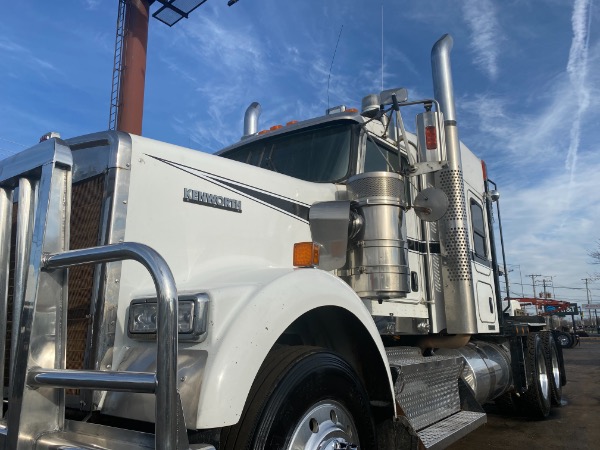 Used 2012 Kenworth W900 Sleeper Winch Tractor for sale Sold at Chicago Motor Cars in West Chicago IL 60185 5