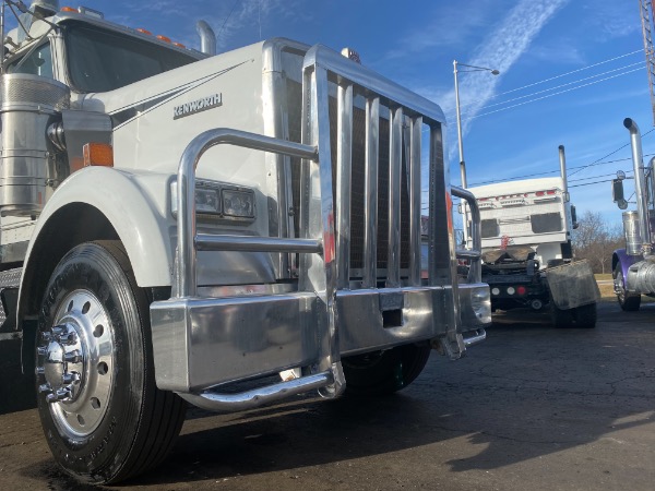 Used 2012 Kenworth W900 Sleeper Winch Tractor for sale Sold at Chicago Motor Cars in West Chicago IL 60185 6