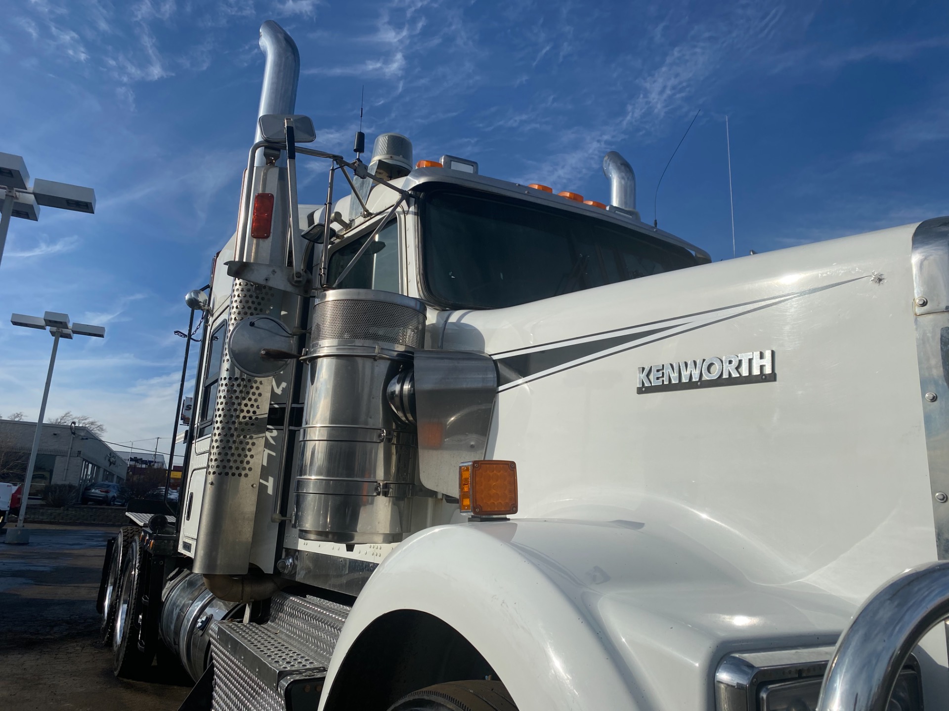 Used-2012-Kenworth-W900-Sleeper-Winch-Tractor