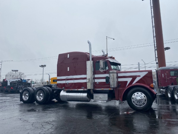 Used 2000 Peterbilt 379 Sleeper for sale Sold at Chicago Motor Cars in West Chicago IL 60185 2