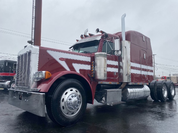 Used 2000 Peterbilt 379 Sleeper for sale Sold at Chicago Motor Cars in West Chicago IL 60185 6