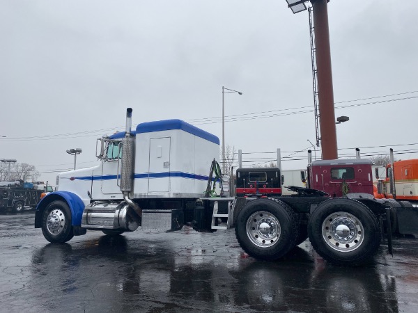 Used 2004 Peterbilt 379 Sleeper for sale Sold at Chicago Motor Cars in West Chicago IL 60185 3
