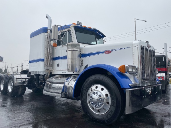 Used 2004 Peterbilt 379 Sleeper for sale Sold at Chicago Motor Cars in West Chicago IL 60185 5
