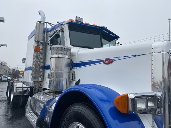 Used-2004-Peterbilt-379-Sleeper