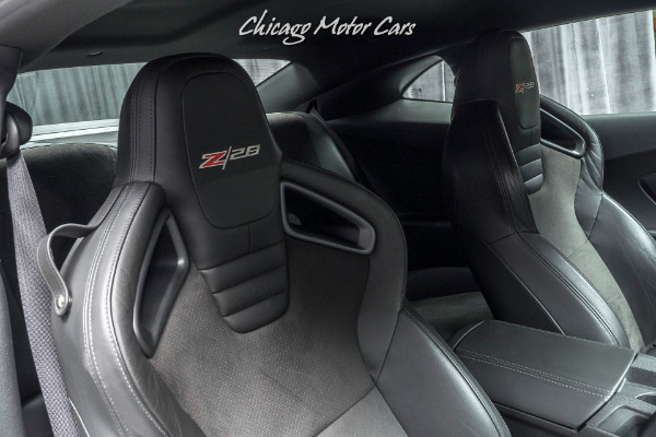 Used-2014-Chevrolet-Camaro-Z28-Air-Conditioning-and-Audio