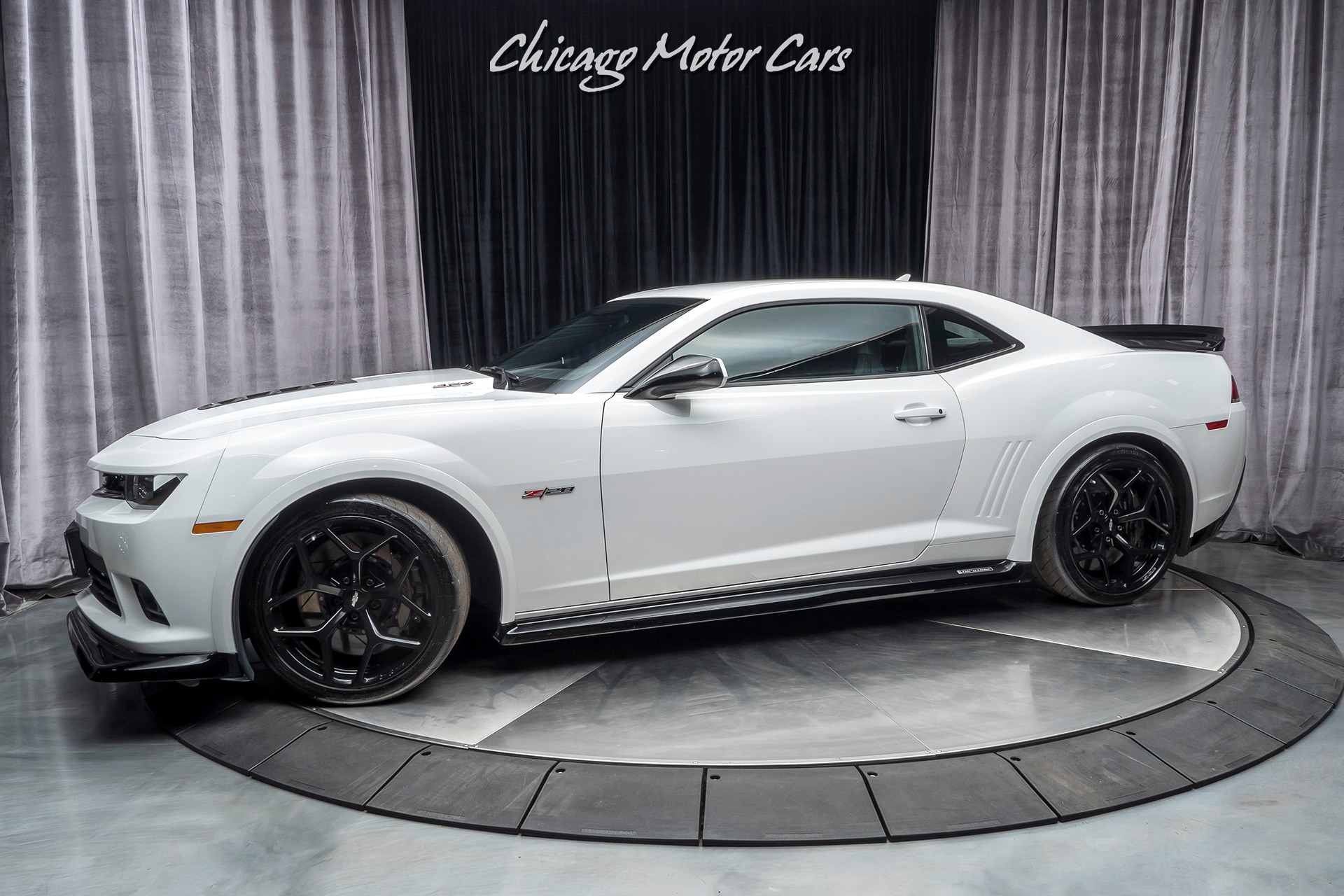 Used-2014-Chevrolet-Camaro-Z28-Air-Conditioning-and-Audio