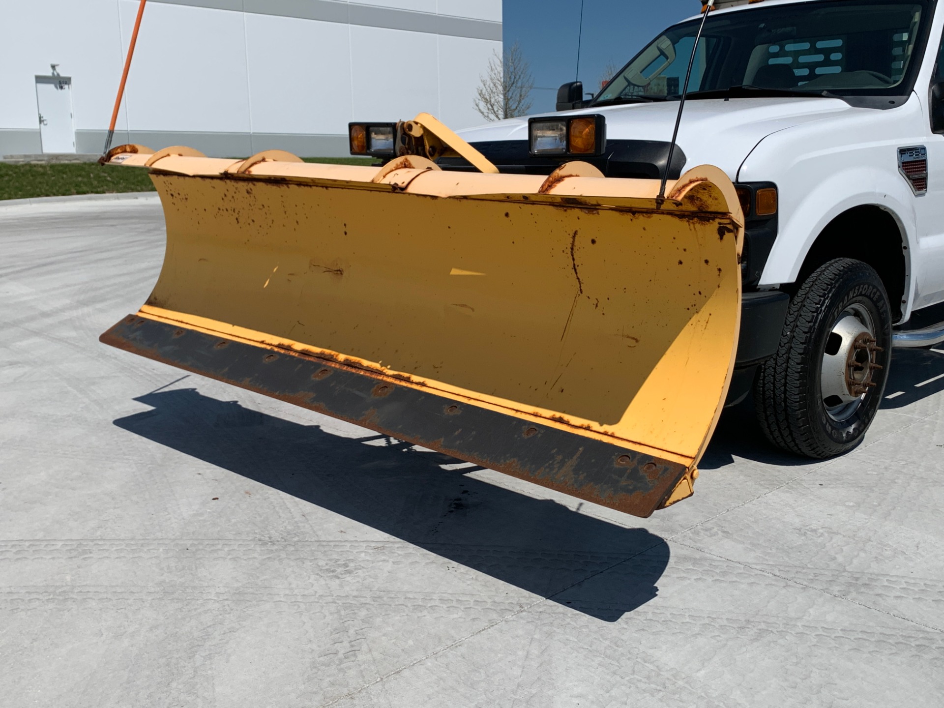 Used-2009-Ford-F-350-XL-Super-Duty-with-Snow-PlowSpreaderCable-Hoist