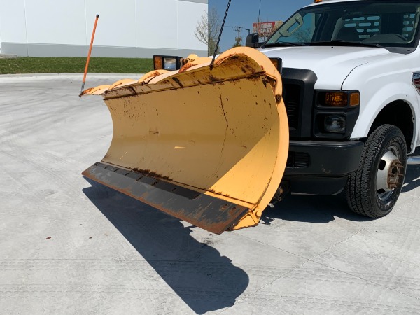 Used-2009-Ford-F-350-XL-Super-Duty-with-Snow-PlowSpreaderCable-Hoist