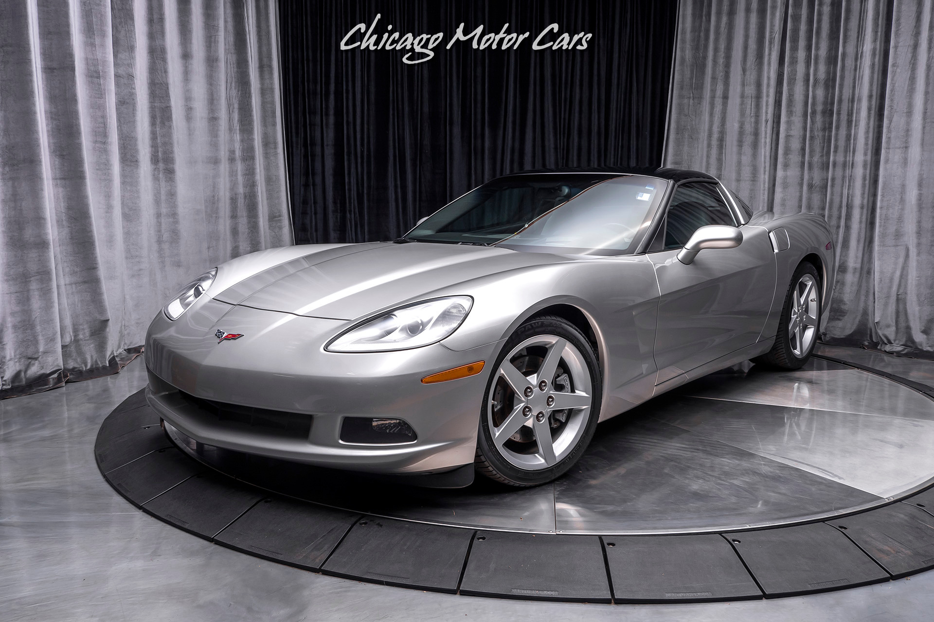 Used-2005-Chevrolet-Corvette-Coupe-Well-Maintained-APPLE-CAR-PLAY-Removable-Roof