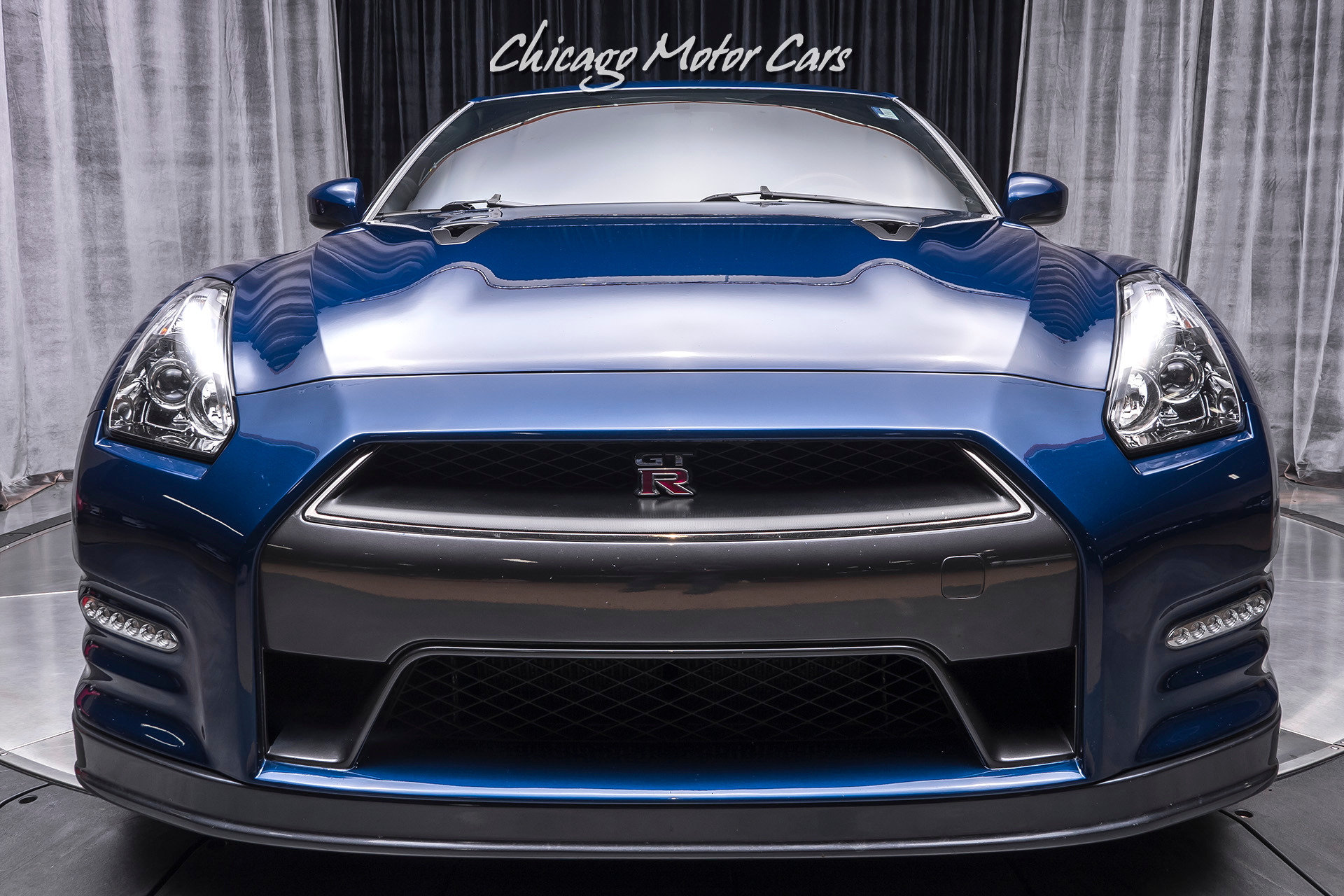 Nissan gtr 700
