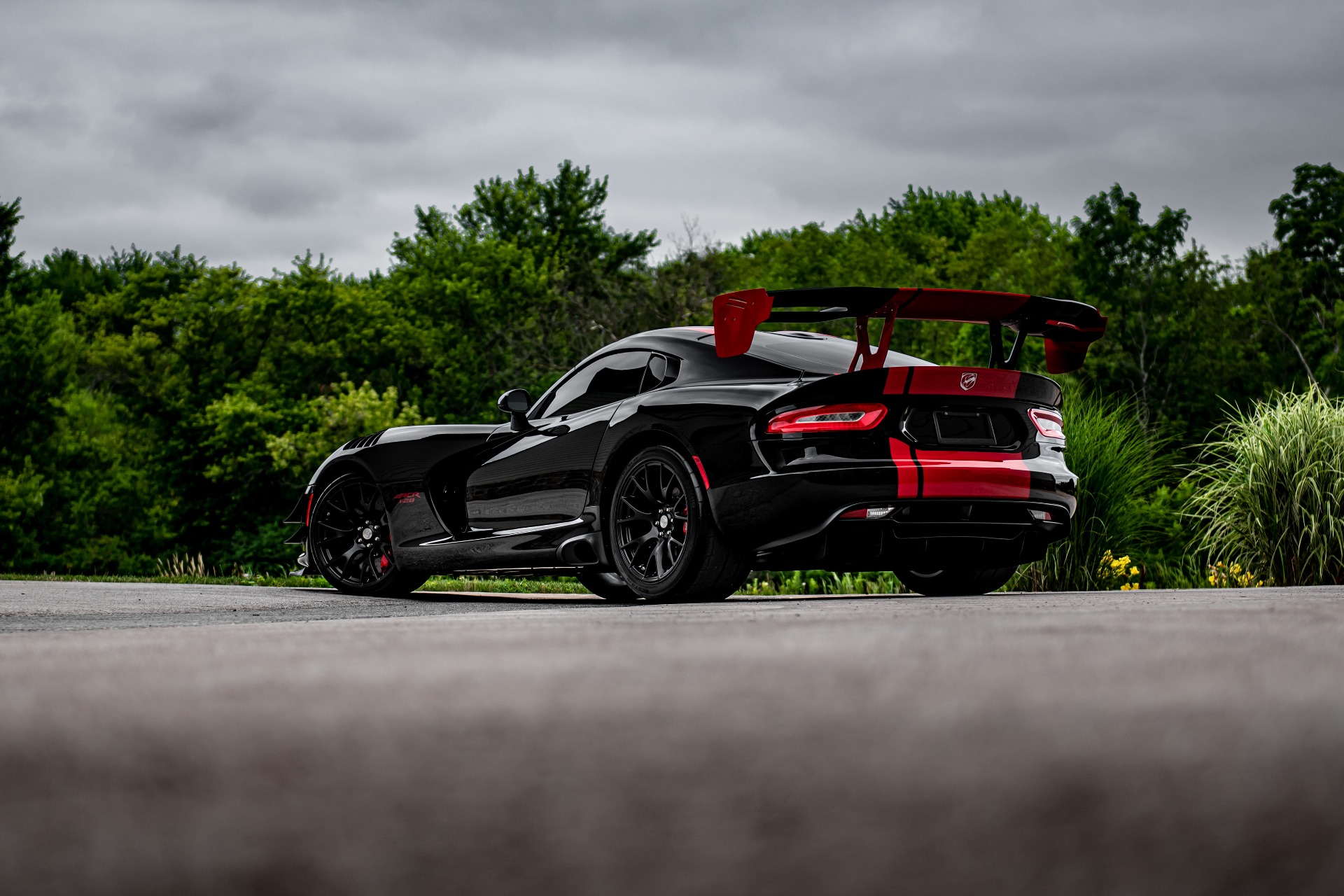 Used-2017-Dodge-Viper-ACR-128-EDITION-289-MILES--EXTREME-AERO-PKG-SIGNED-BY-FACTORY