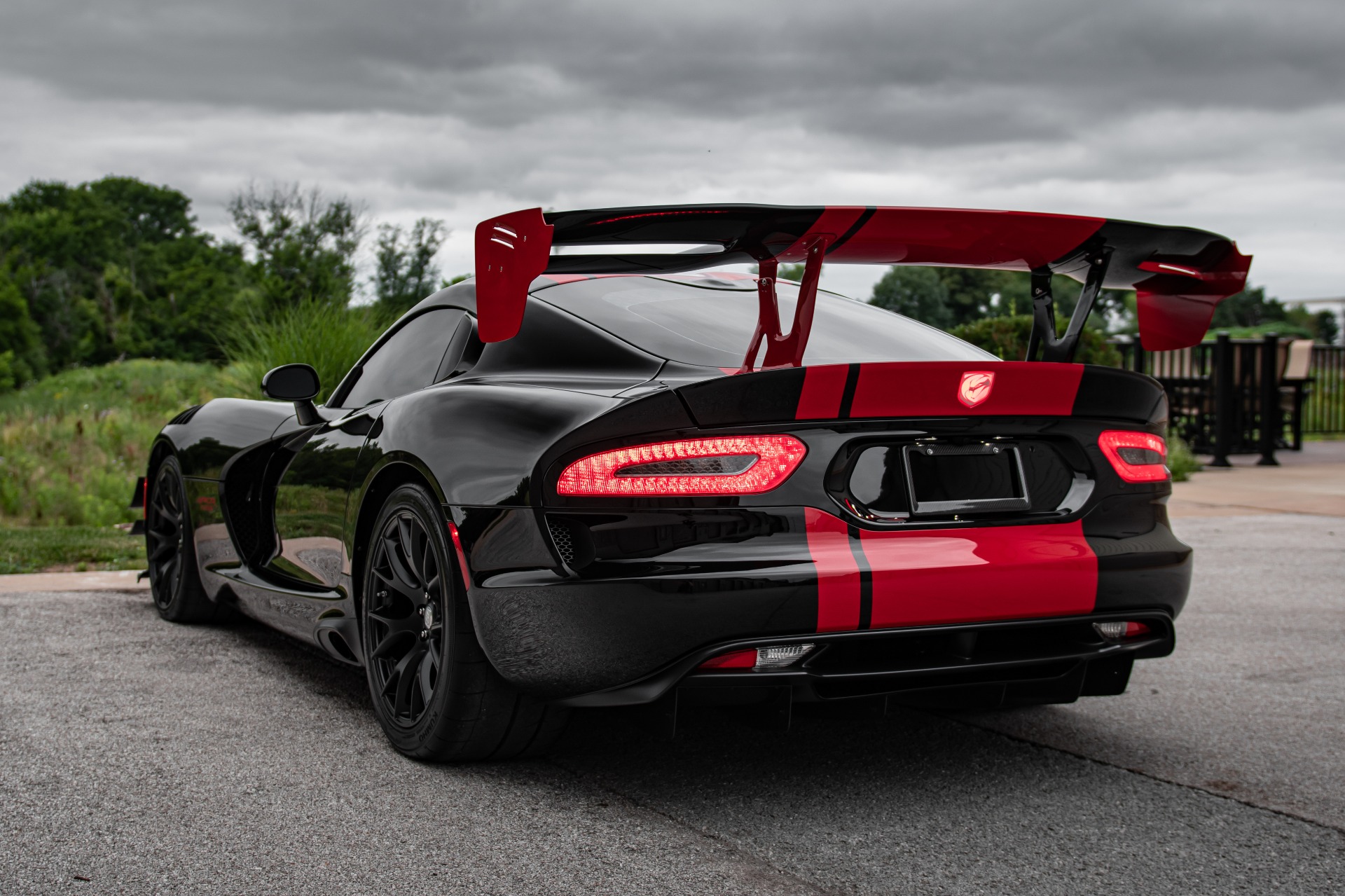 Used-2017-Dodge-Viper-ACR-128-EDITION-289-MILES--EXTREME-AERO-PKG-SIGNED-BY-FACTORY