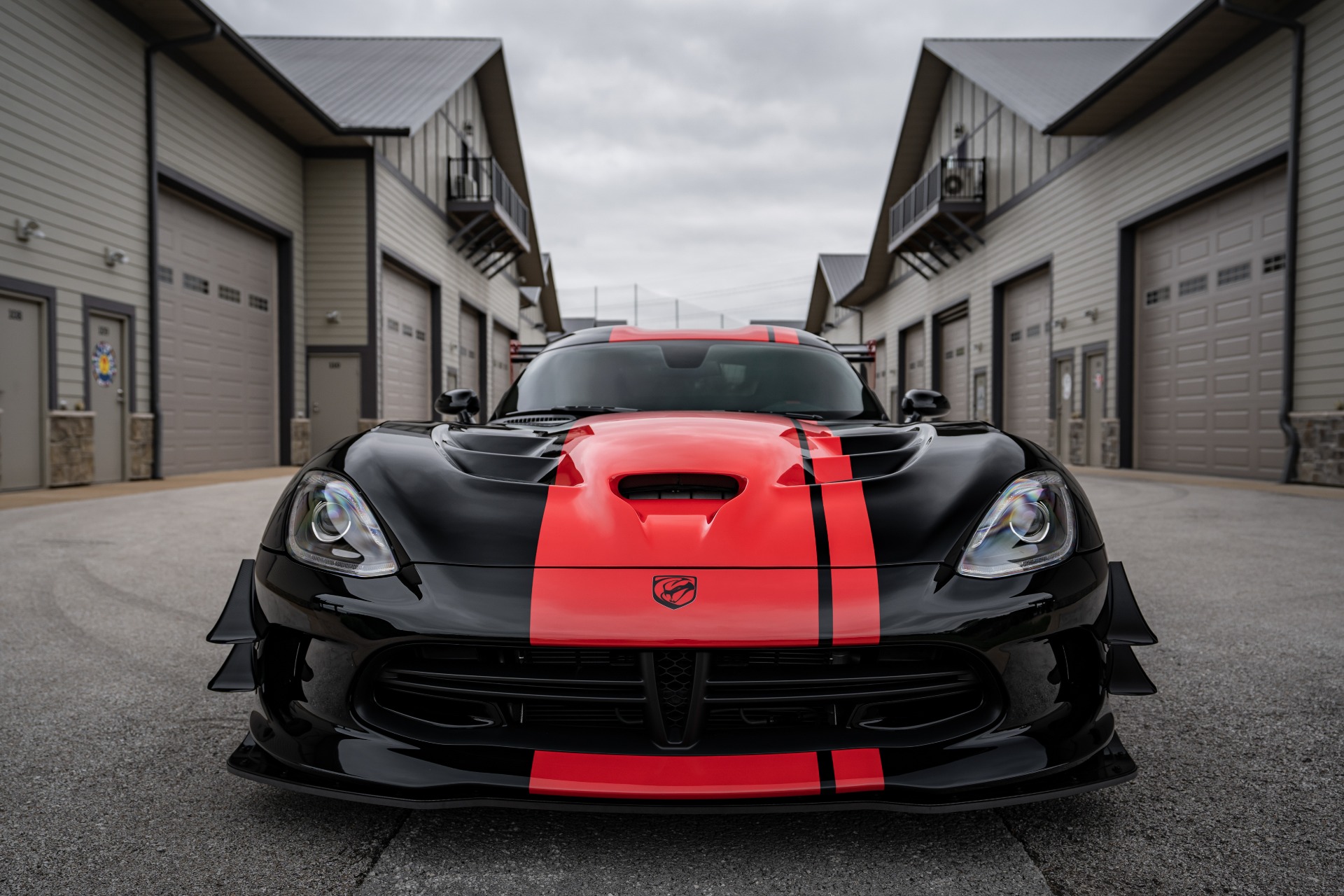 Used-2017-Dodge-Viper-ACR-128-EDITION-289-MILES--EXTREME-AERO-PKG-SIGNED-BY-FACTORY