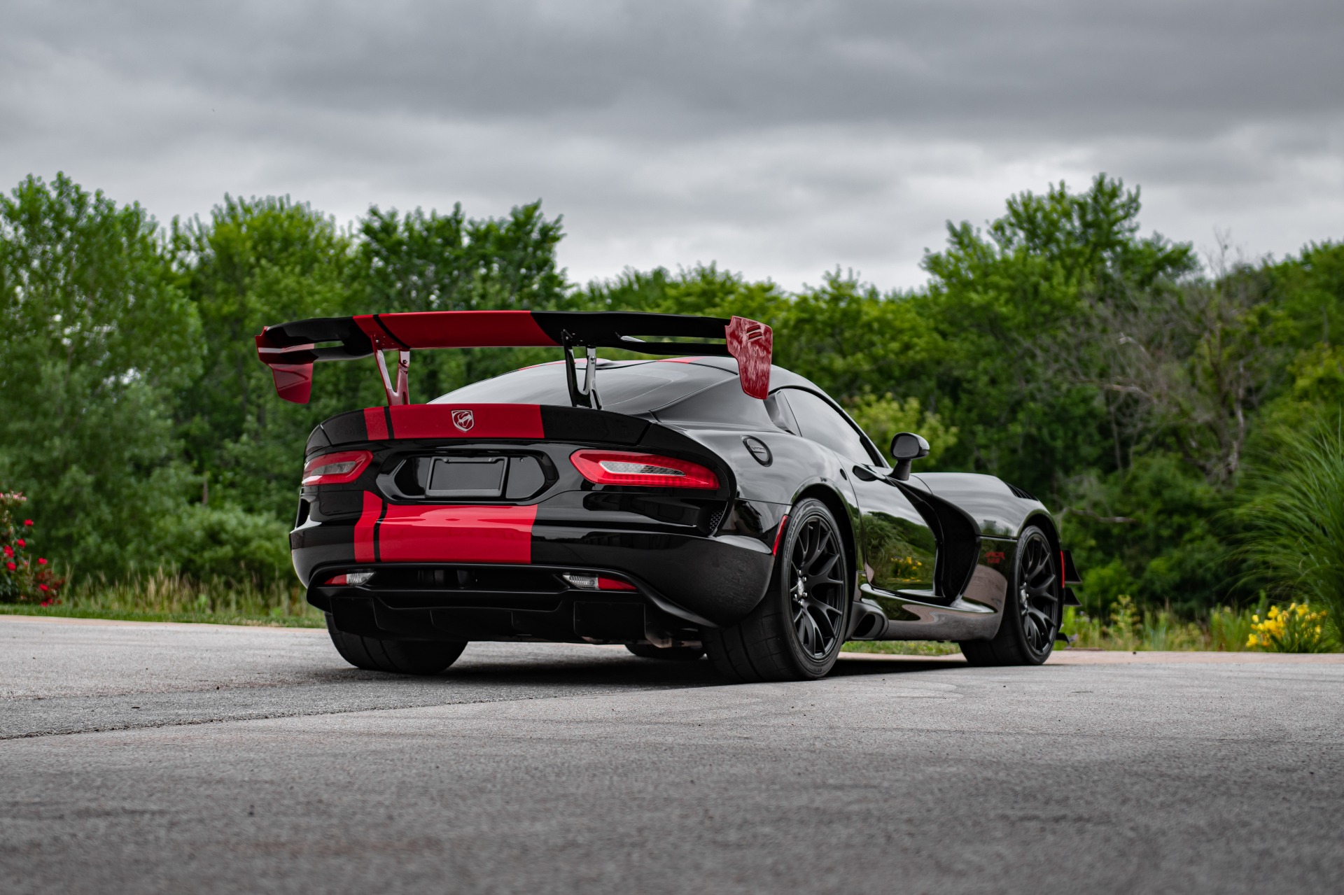 Used-2017-Dodge-Viper-ACR-128-EDITION-289-MILES--EXTREME-AERO-PKG-SIGNED-BY-FACTORY