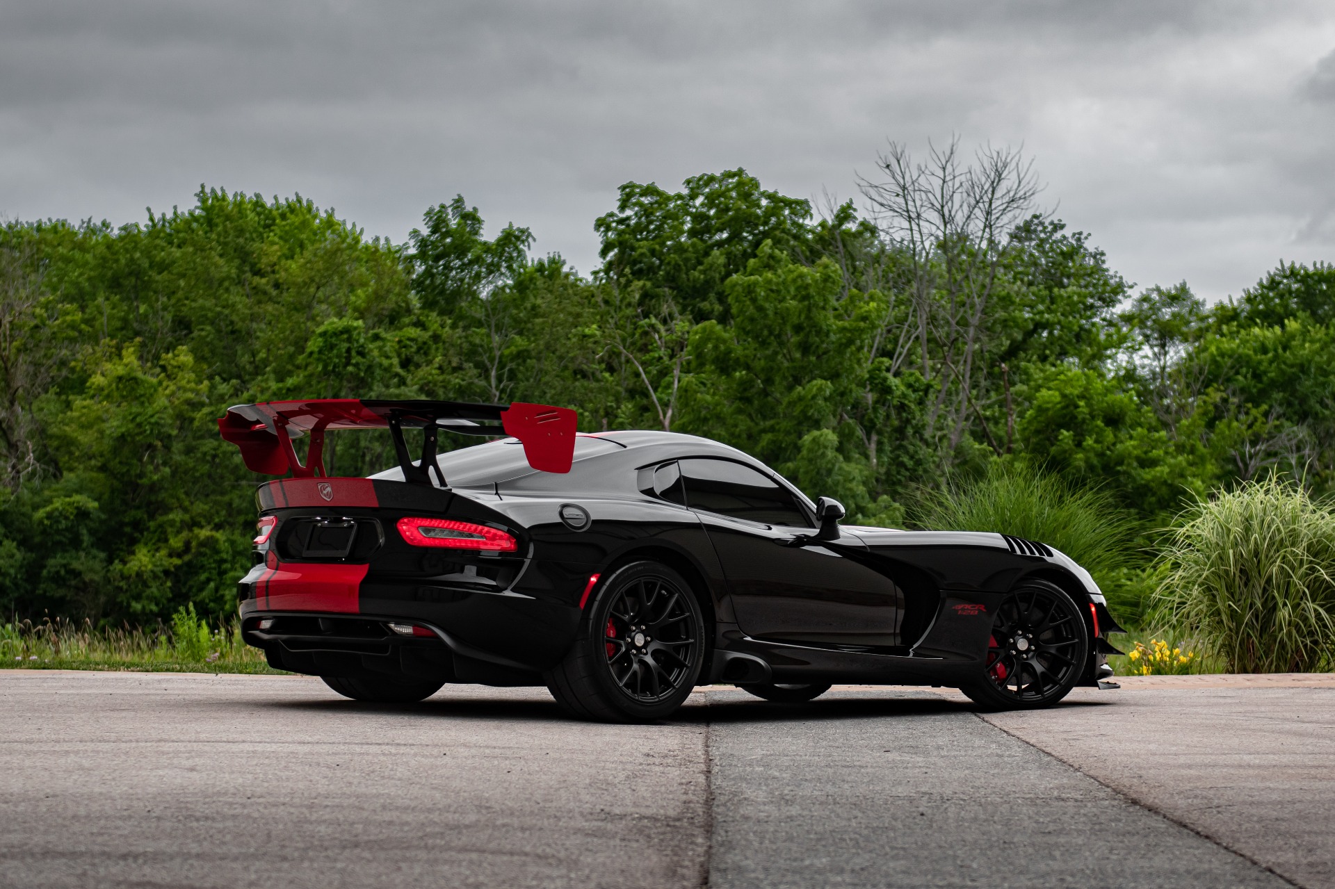 Used-2017-Dodge-Viper-ACR-128-EDITION-289-MILES--EXTREME-AERO-PKG-SIGNED-BY-FACTORY