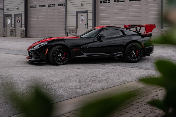 Used-2017-Dodge-Viper-ACR-128-EDITION-289-MILES--EXTREME-AERO-PKG-SIGNED-BY-FACTORY